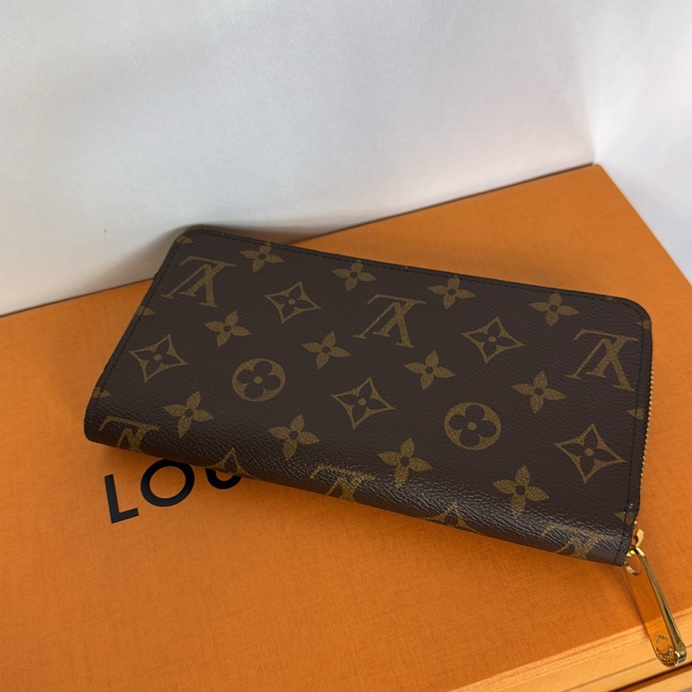 Louis Vuitton Monogram Zippy‎ Round Wallet Brown - Picture 2 of 9